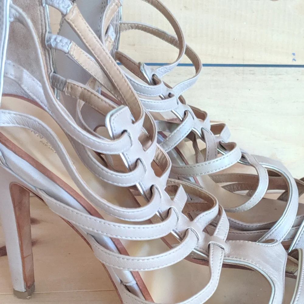 SOLD ⚫Ann Taylor strappy heels sz 7.5 - Picture 7 of 9
